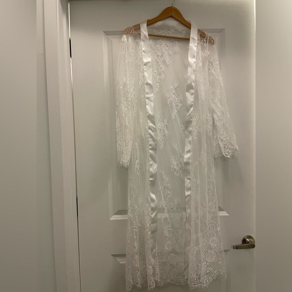Brand New Lace and Satin White Bridal Robe